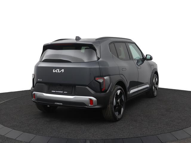 KIA EV2 Plus Advanced 42.2 kWh - Schuif-/Kanteldak - Elektrisch Verstelbare Bestuurdersstoel - Harman Kardon - Stoel-/Stuurverwarming - Fabrieksgarantie tot 2033