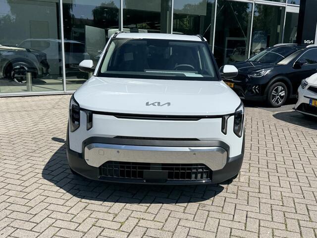 KIA EV2 Plus 61 kWh 5p. | Direct Uit Voorraad Leverbaar | Privacy Glass | Stoel- En Stuurverwarming | LED-koplampen |