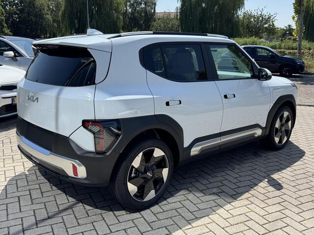 KIA EV2 Plus 61 kWh 5p. | Direct Uit Voorraad Leverbaar | Privacy Glass | Stoel- En Stuurverwarming | LED-koplampen |