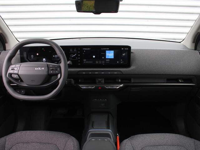 KIA EV2 Plus 42.2 kWh | Dodehoek detectie | Clima | 18'' LM Velgen | Stuur-/stoelverwarming | All seasons | Camera | Keyless | Telefoonlader | Navi |