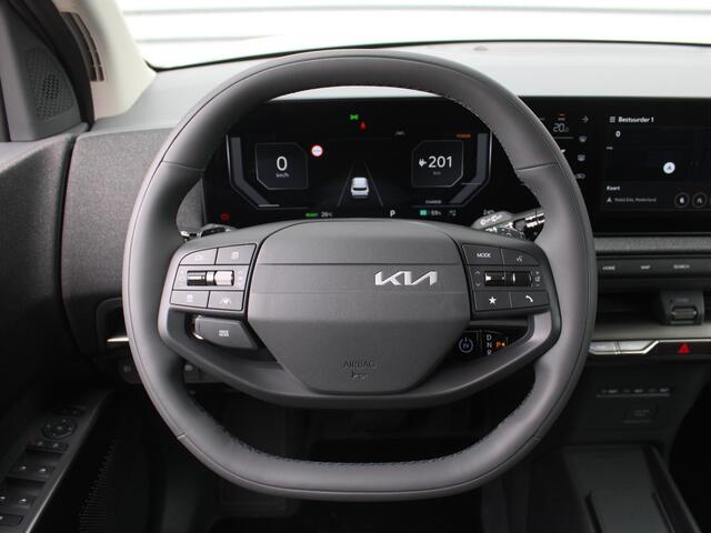 KIA EV2 Plus 42.2 kWh | Dodehoek detectie | Clima | 18'' LM Velgen | Stuur-/stoelverwarming | All seasons | Camera | Keyless | Telefoonlader | Navi |