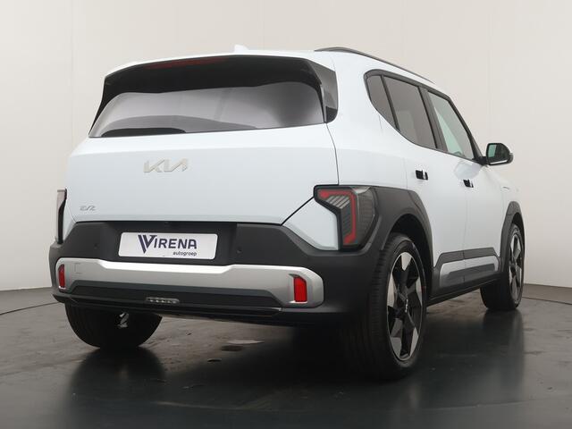 KIA EV2 Plus 42.2 kWh - Stoel-/Stuurverwarming - Navigatie - Achteruitrijcamera - Apple Carplay/Android Auto - Fabrieksgarantie t/m 2033