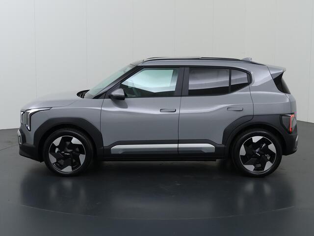 KIA EV2 Plus Advanced 42.2 kWh | Glazen schuif-/kanteldak | Harman Kardon | 18" lichtmetalen velgen | Stoel- en stuurwielverwarming |