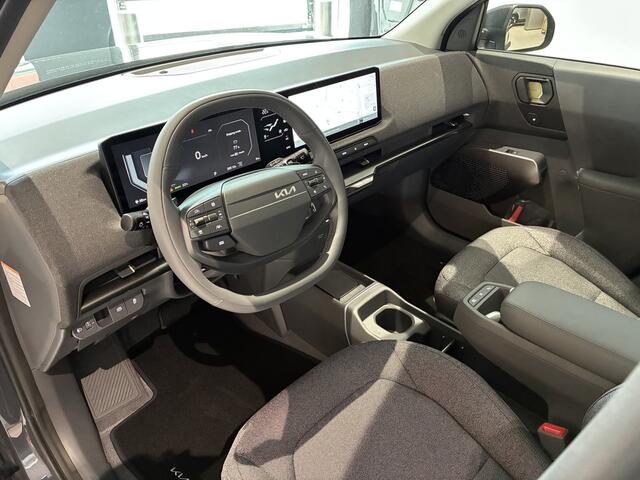 KIA EV2 Plus 42.2 kWh ** Voorraadvoordeel inclusief € 3.000,- inruilpremie** OBV Particuliere aanschaf met inruil