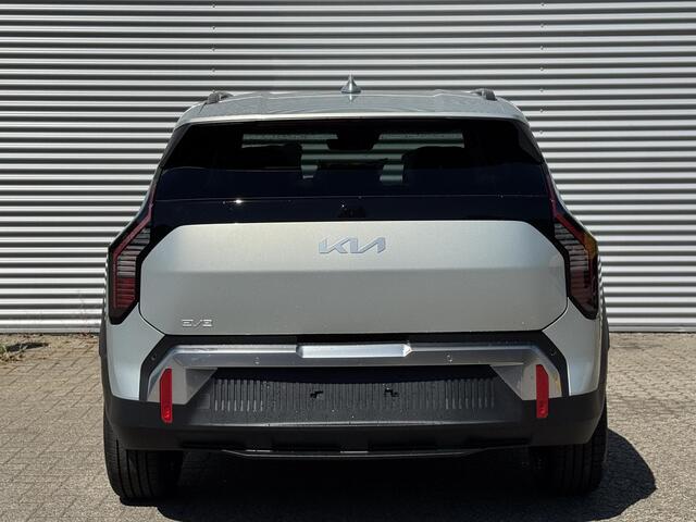 KIA EV3 Plus 58.3 kWh ADAS PACK | Tijdelijk Kia inruilpremie ¤ 3000,- Bij Aanschaf | Parkeersensoren Voor + Achter | Camera | Adaptive Cruise | Keyless | DAB+ | Apple Carplay/ Android Auto