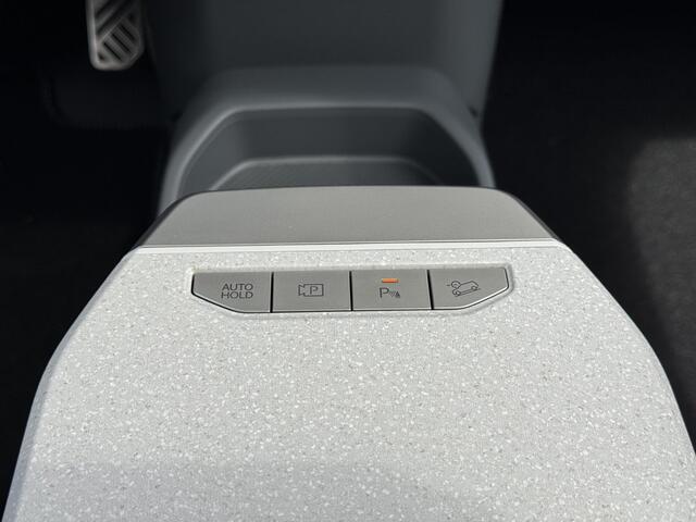 KIA EV3 GT-Line 81.4 kWh | Schuif/kanteldak | Panoramisch schuifkanteldak | Stoelverwarming | Harman Kardon |