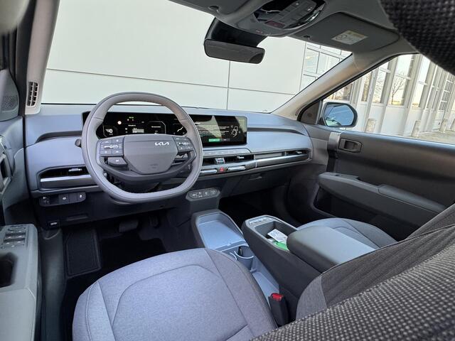 KIA EV3 Air 58.3 kWh Snel leverbaar | Camera | Navigatie | Adaptieve cruise |