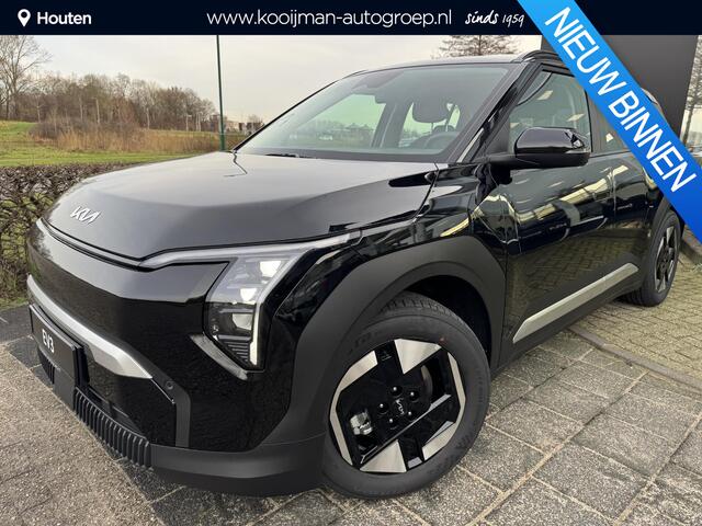 KIA EV3 Air 81.4 kWh ¤37.900,- RIJKLAAR! Nu ¤3.595,- voordeel! Meerdere kleuren en uitvoeringen leverbaar.
