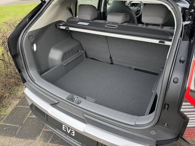 KIA EV3 Air 81.4 kWh ¤37.900,- RIJKLAAR! Nu ¤3.595,- voordeel! Meerdere kleuren en uitvoeringen leverbaar.