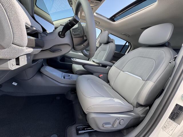 KIA EV3 Plus Advanced 81.4 kWh Snel leverbaar | Harman Kardon | Schuif/kantel dak | Stoelverwarming | Camera