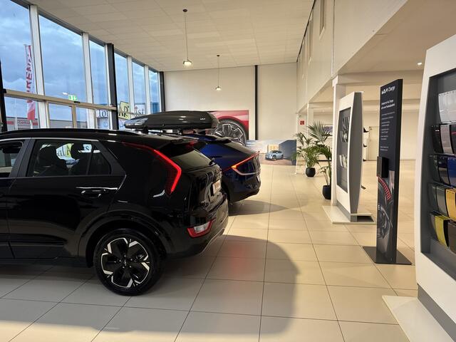 KIA EV3 GT-Line Business Edition 81.4 kWh - 17% Bijtelling - Meerdere kleuren mogelijk - Uit voorraad leverbaar en dit jaar nog rijden! - Fabrieksgarantie tot 2032