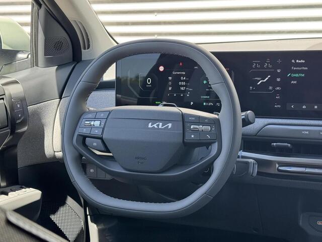 KIA EV3 Plus 58.3 kWh | Privacy Glass | Adaptive Cruise | Stoel- en stuurwielverwarming | Dodehoekassistentie |