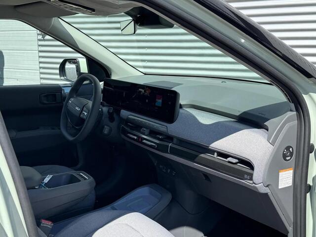 KIA EV3 Plus 58.3 kWh | Privacy Glass | Adaptive Cruise | Stoel- en stuurwielverwarming | Dodehoekassistentie |