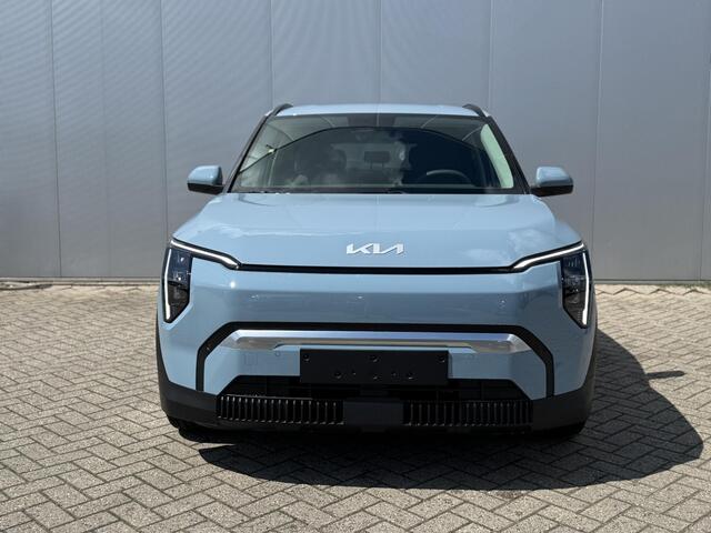 KIA EV3 Plus 58.3 kWh | Privacy Glass | Adaptive Cruise | Stoel- en stuurwielverwarming | Dodehoekassistentie |