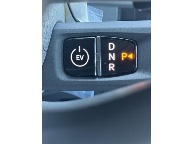 KIA EV3 Air 58.3 kWh | Trekhaak | 19 inch | Parkeersensoren Voor + Achter | Camera | Adaptive Cruise | Keyless | DAB+ | Apple Carplay/ Android Auto