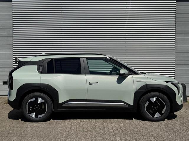 KIA EV3 Plus 58.3 kWh | Privacy Glass | Adaptive Cruise | Stoel- en stuurwielverwarming | Dodehoekassistentie |