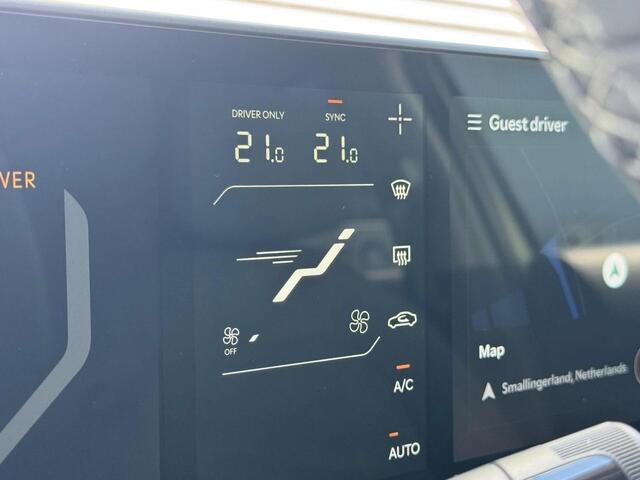 KIA EV3 Plus 58.3 kWh | Privacy Glass | Adaptive Cruise | Stoel- en stuurwielverwarming | Dodehoekassistentie |