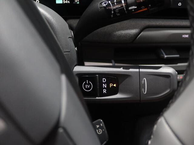 KIA EV3 Plus Advanced 58.3 kWh | Panoramaschuifdak | 19" velgen | Harman Kardon | Privacy Glass | Stoel- en stuurwielverwarming |