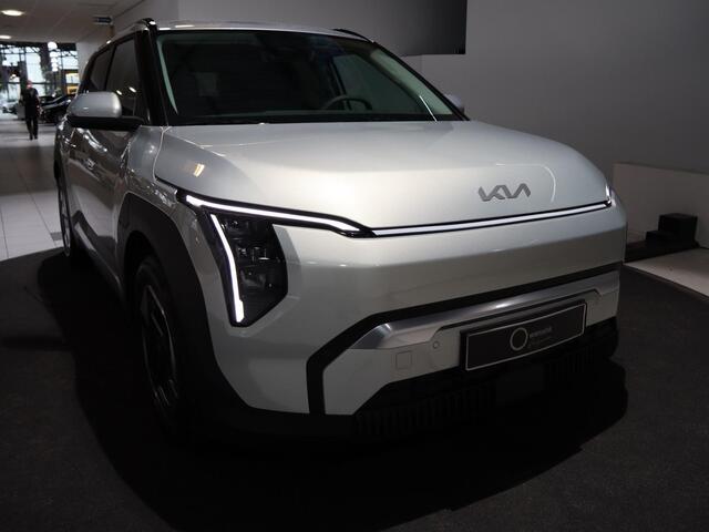 KIA EV3 Plus 81.4 kWh | Dodehoekassistentie | Privacy Glass | Stoel- en stuurwielverwarming | LED-koplampen | Adaptieve cruise control |