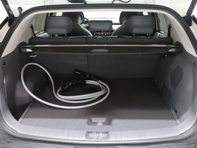 KIA EV3 Plus Advanced 81.4 kWh | Panoramaschuifdak | 19" velgen | Harman Kardon | Privacy Glass | Stoel- en stuurwielverwarming |