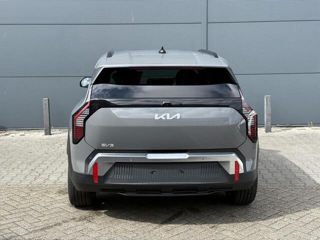 KIA EV3 Plus Advanced 81.4 kWh | Panoramaschuifdak | 19" velgen | Harman Kardon | Privacy Glass | Stoel- en stuurwielverwarming |