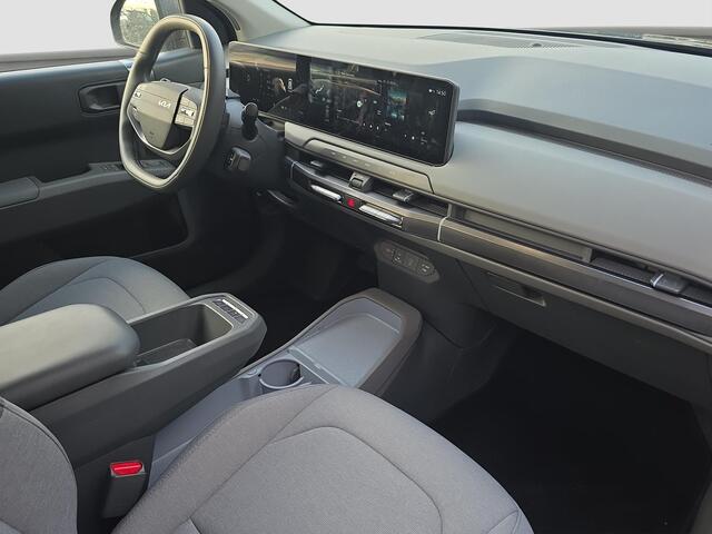 KIA EV3 Air 81.4 kWh | Demo | Adapt. Cruise | Lane-Assist | Climate Control | Long Range | Achteruitrijcamera | Sensoren Voor- En Achter |