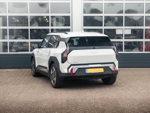 KIA EV3 Plus Advanced 58.3 kWh | Binnenkort beschikbaar | Schuifkanteldak | Stoel en stuurverwarming |