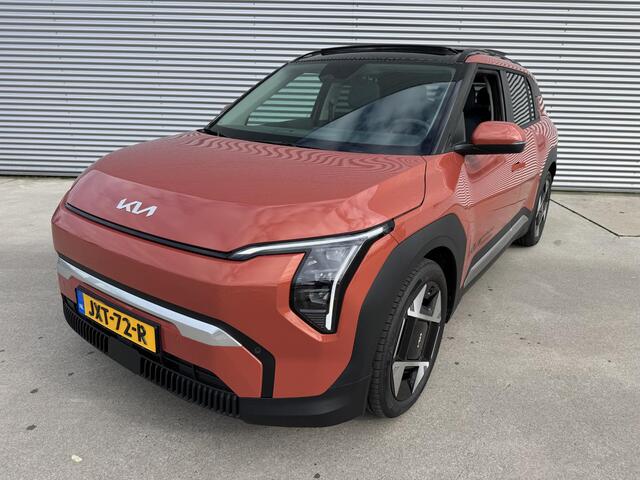 KIA EV3 Plus Advanced 81.4 kWh Demo-auto ! Kmstand kan iets varieeren ! | Informeer altijd even of de auto aanwezig is.