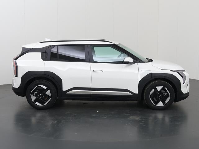 KIA EV3 Plus 81.4 kWh | Dodehoekassistentie | Privacy Glass | Stoel- en stuurwielverwarming | Dual Zone Climate Control | Draadloze oplader voor smartphone |