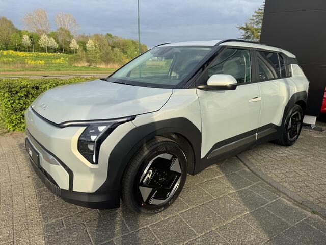 KIA EV3 Plus 58.3 kWh , Snel Leverbaar!, Inclusief 3000 Euro Inruilpremie, Complete Uitvoering!, Voorraadkorting!