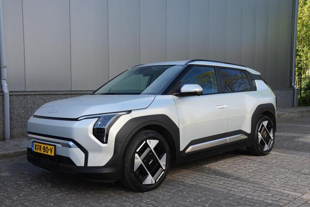 KIA EV3 Plus Advanced 81.4 kWh | Stoel/stuurverwarming | Elektrisch bedienbare achterklep | SOH-100% |