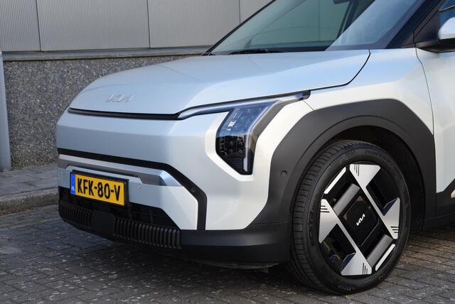 KIA EV3 Plus Advanced 81.4 kWh | Stoel/stuurverwarming | Elektrisch bedienbare achterklep | SOH-100% |