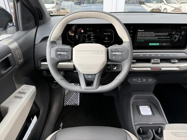 KIA EV3 GT-PlusLine 81.4 kWh | Direct leverbaar | Actieprijs incl. lopende Kia inruilpremie | Schuif/kantel dak | Stoelverwarming/ventilatie | Elektrische voorstoel(en) | Elektrische achterklep |