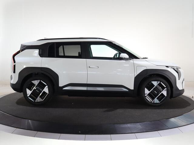 KIA EV3 Plus Advanced 81.4 kWh | SOH 100% | Panoramaschuifdak | 19" velgen | Harman Kardon | Privacy Glass | Stoel- en stuurwielverwarming |