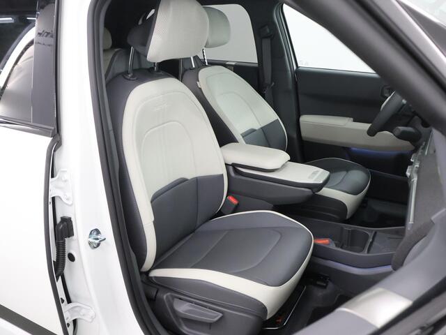 KIA EV3 GT-Line 81.4 kWh Afneembare Trekhaak | Panoramaschuifdak | Harman Kardon | LED-koplampen | Verwarmbare achterbank | Ambient lighting |