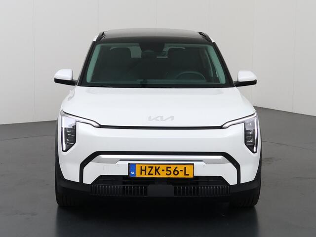 KIA EV3 Plus Advanced 81.4 kWh | SOH 100% | Panoramaschuifdak | 19" velgen | Harman Kardon | Privacy Glass | Stoel- en stuurwielverwarming |