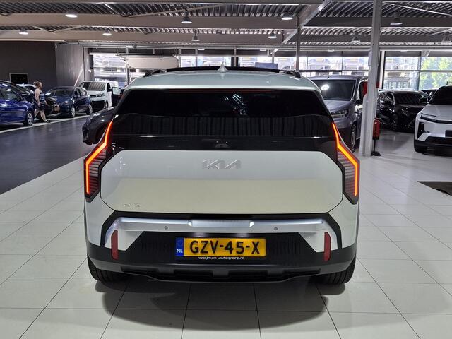 KIA EV3 Plus Advanced 58.3 kWh Eerste eigenaar, Dealer onderhouden, tot 10 jaar garantie, zeer compleet ! Direct leverbaar !