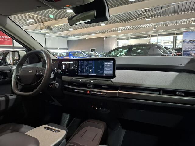 KIA EV3 Plus Advanced 58.3 kWh Eerste eigenaar, Dealer onderhouden, tot 10 jaar garantie, zeer compleet ! Direct leverbaar !