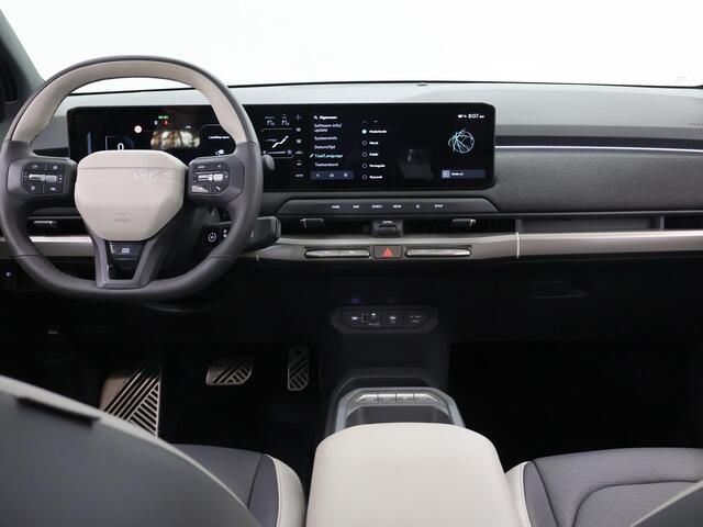 KIA EV3 GT-Line Business Edition 81.4 kWh | 19" lichtmetalen GT-Line velgen | Ambient lighting | Privacy Glass | GT-Line interieur | Stoel- en stuurwielverwarming |