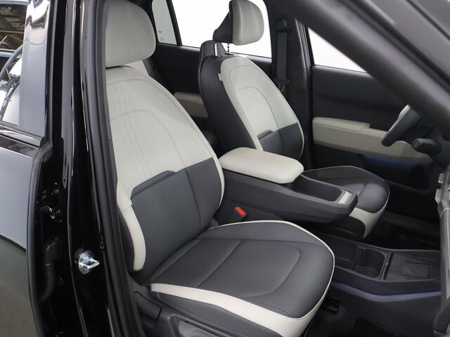 KIA EV3 GT-Line Business Edition 81.4 kWh | 19" lichtmetalen GT-Line velgen | Ambient lighting | Privacy Glass | GT-Line interieur | Stoel- en stuurwielverwarming |
