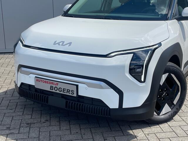 KIA EV3 Air 58.3 kWh Navigatie, Climate Control, Adaptive Cruise Control, Achteruitrijcamera, Keyless Entry