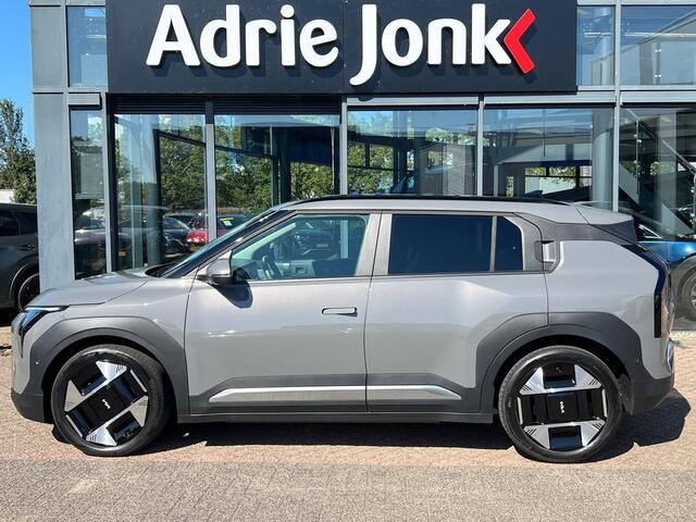 KIA EV3 Plus Advanced 58.3 kWh ZO GOED ALS NIEUW | 9.141km | LEDER | 360gr CAMERA | APPLE CARPLAY/ANDROID AUTO | 7 JAAR FABRIEKSGARANTIE |
