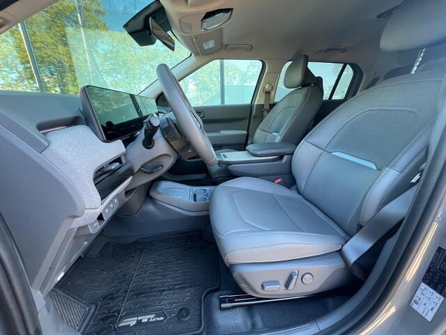 KIA EV3 Plus Advanced 58.3 kWh ZO GOED ALS NIEUW | 9.141km | LEDER | 360gr CAMERA | APPLE CARPLAY/ANDROID AUTO | 7 JAAR FABRIEKSGARANTIE |