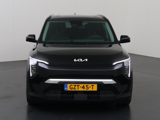 KIA EV3 Plus 58.3 kWh | Camera | DAB | Apple CarPlay/Android Auto | Adaptieve Cruise Control | Stoel/Stuurverwarming | Climate Control | Keyless | LED | Navigatie |
