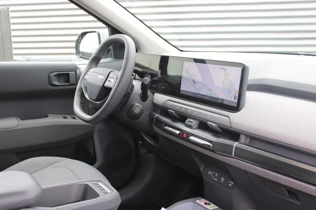 KIA EV3 Plus 81.4 kWh STOEL- & EN STUURVERWARMING, NAVIGATIE, EXTRA GETINT GLAS