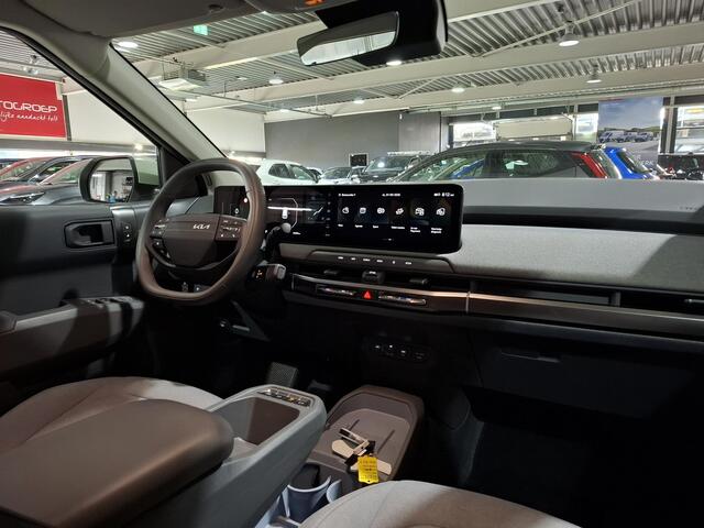 KIA EV3 Plus 81.4 kWh Stoel en Stuur verwarming, Apple Carplay/Android Auto, Navigatie, Camera.