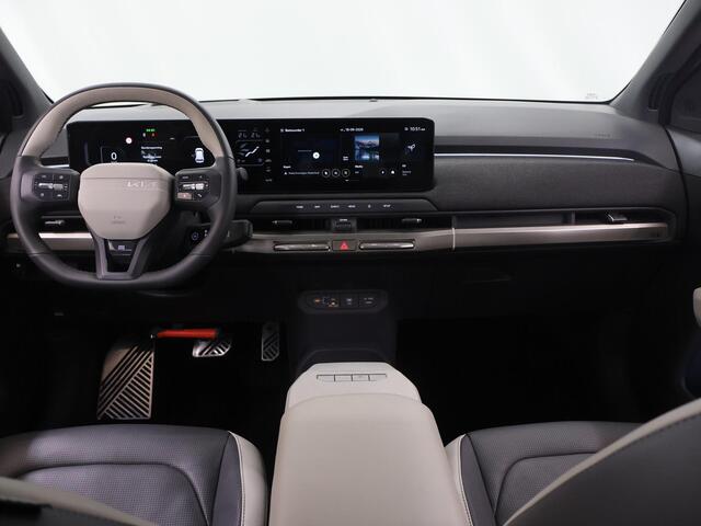 KIA EV3 GT-PlusLine 81.4 kWh | SOH 99% | Panoramaschuifdak | 360 Camera | Head-Up display | Harman Kardon | Stoelventilatie |