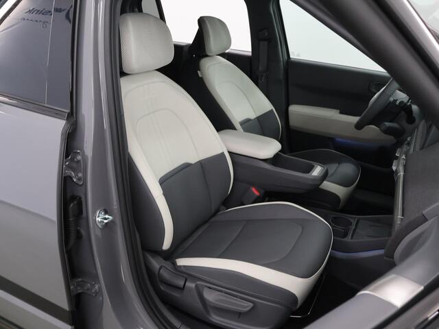 KIA EV3 GT-Line Business Edition 81.4 kWh | 19" lichtmetalen GT-Line velgen | Ambient lighting | Privacy Glass | GT-Line interieur | Stoel- en stuurwielverwarming |