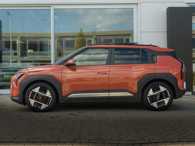KIA EV3 Plus Advanced 81.4 kWh | Panorama Schuifkantel dak | elektr. achterklep | Leder | Stoel & stuurverwarming l SOH 99%
