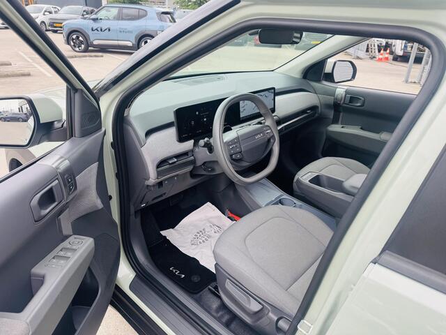 KIA EV3 Plus 81.4 kWh Stoel- & Stuurverw. | Privacyglass | PDC rondom | Dodehoekdetectie | Vehicle to Load geschikt